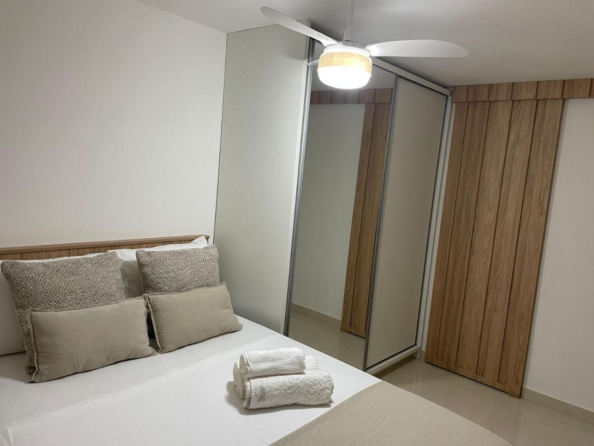 Apartamento moderno e super confortável localizado a alguns passos da Praia Grande Arraial do Cabo Exterior foto